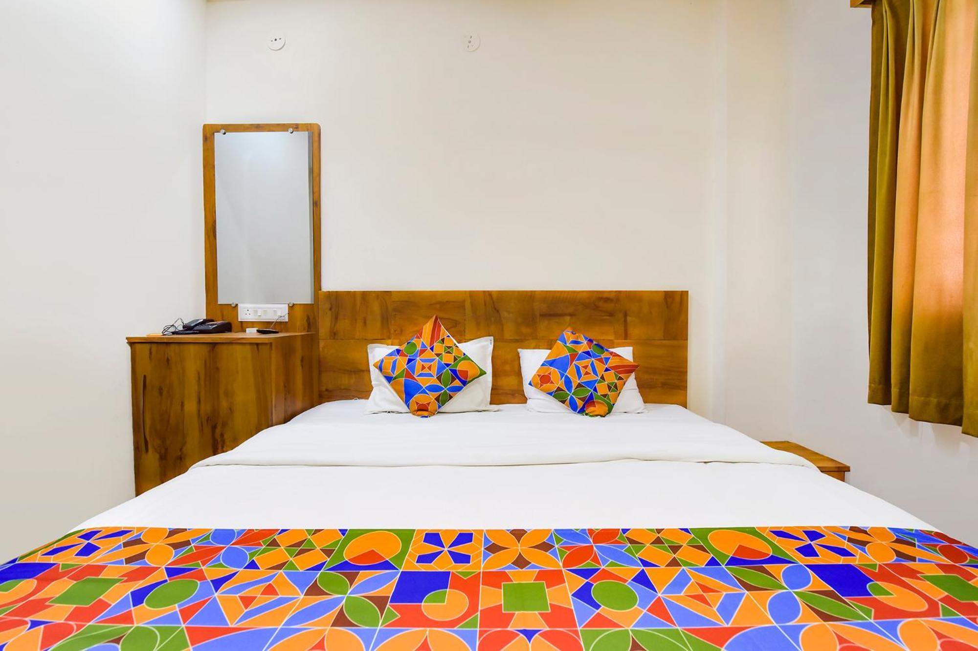 Hotel Fabexpress Nishesh Tower Ujjain Exterior foto