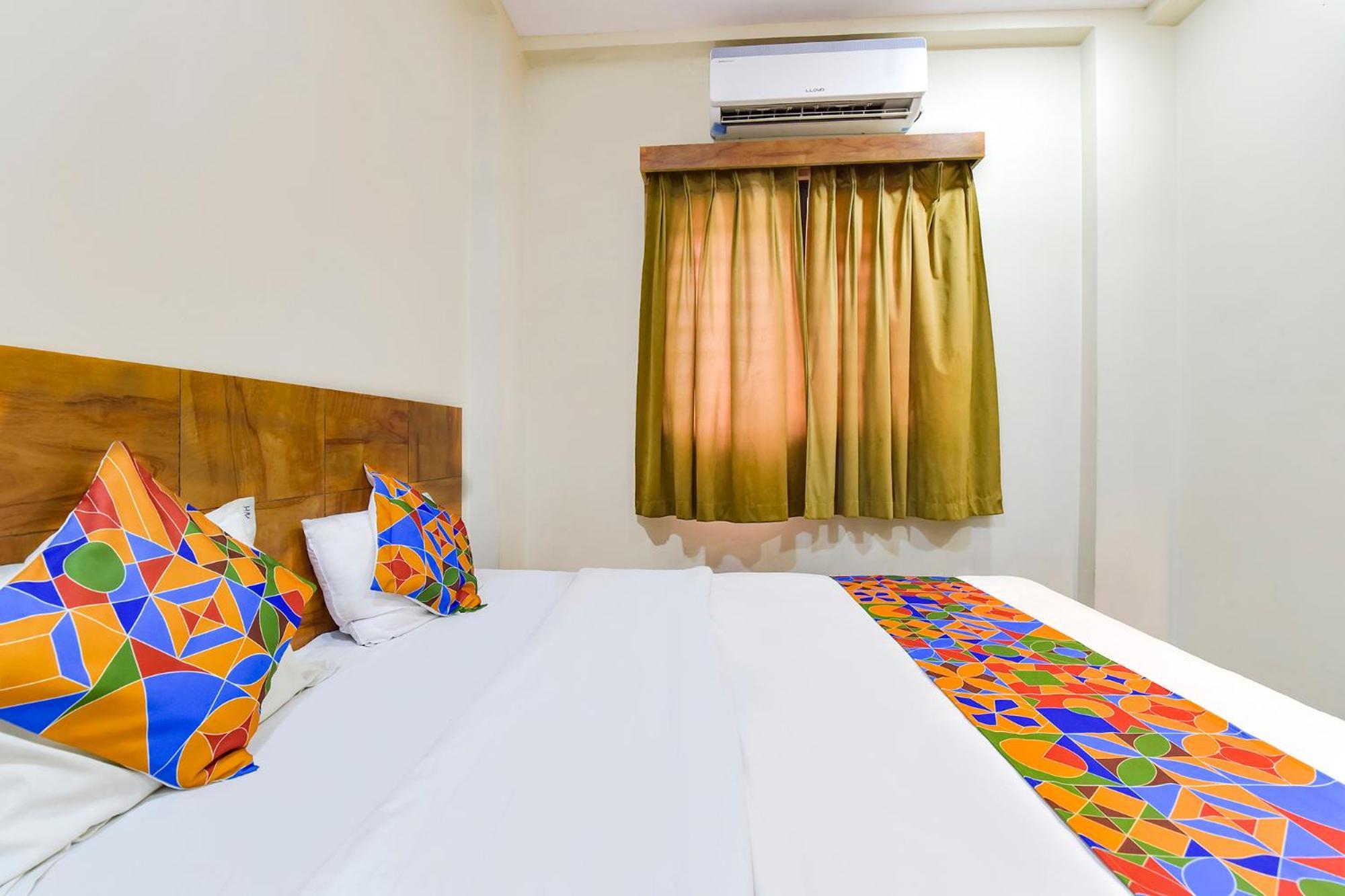Hotel Fabexpress Nishesh Tower Ujjain Exterior foto