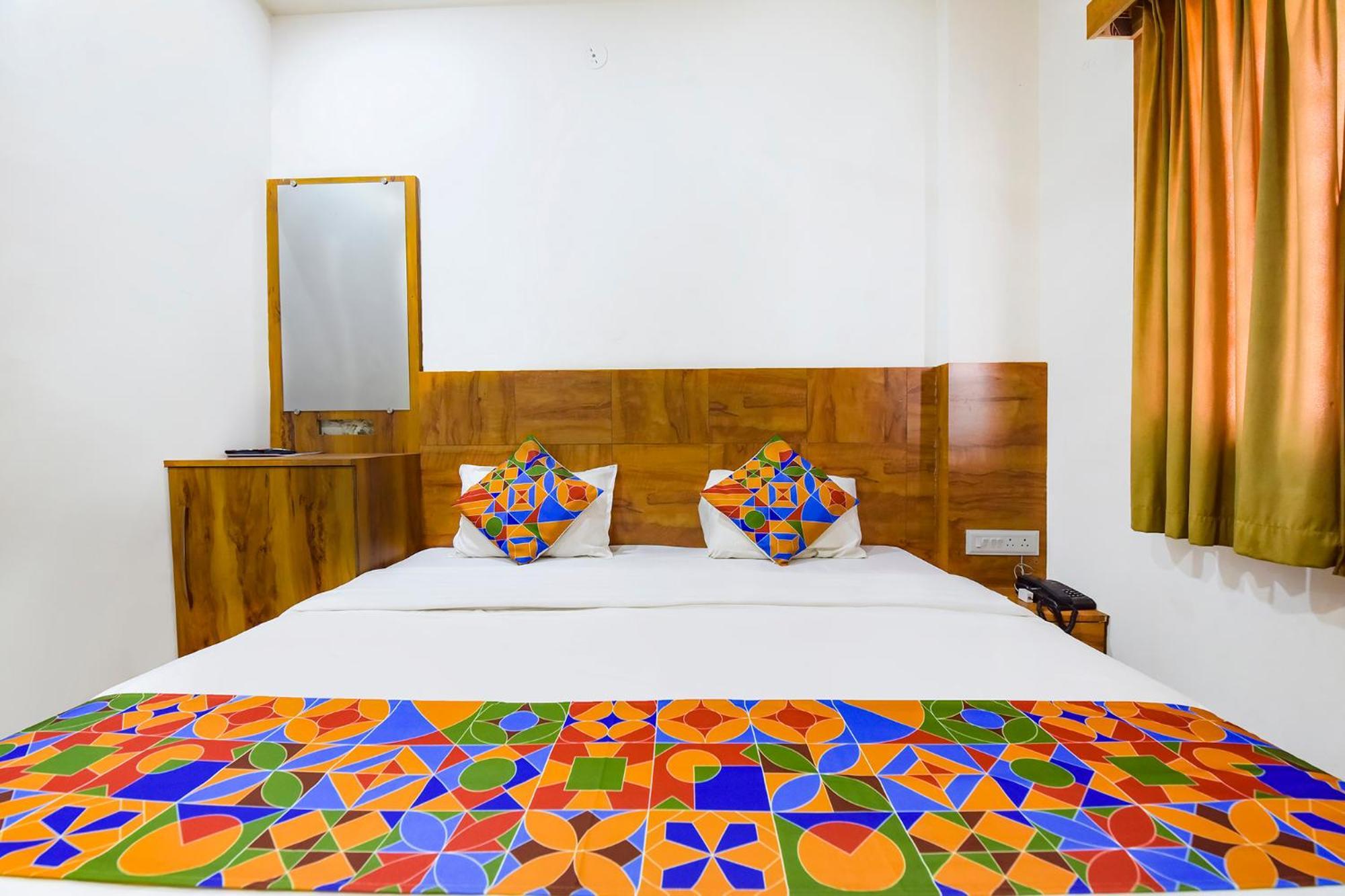 Hotel Fabexpress Nishesh Tower Ujjain Exterior foto