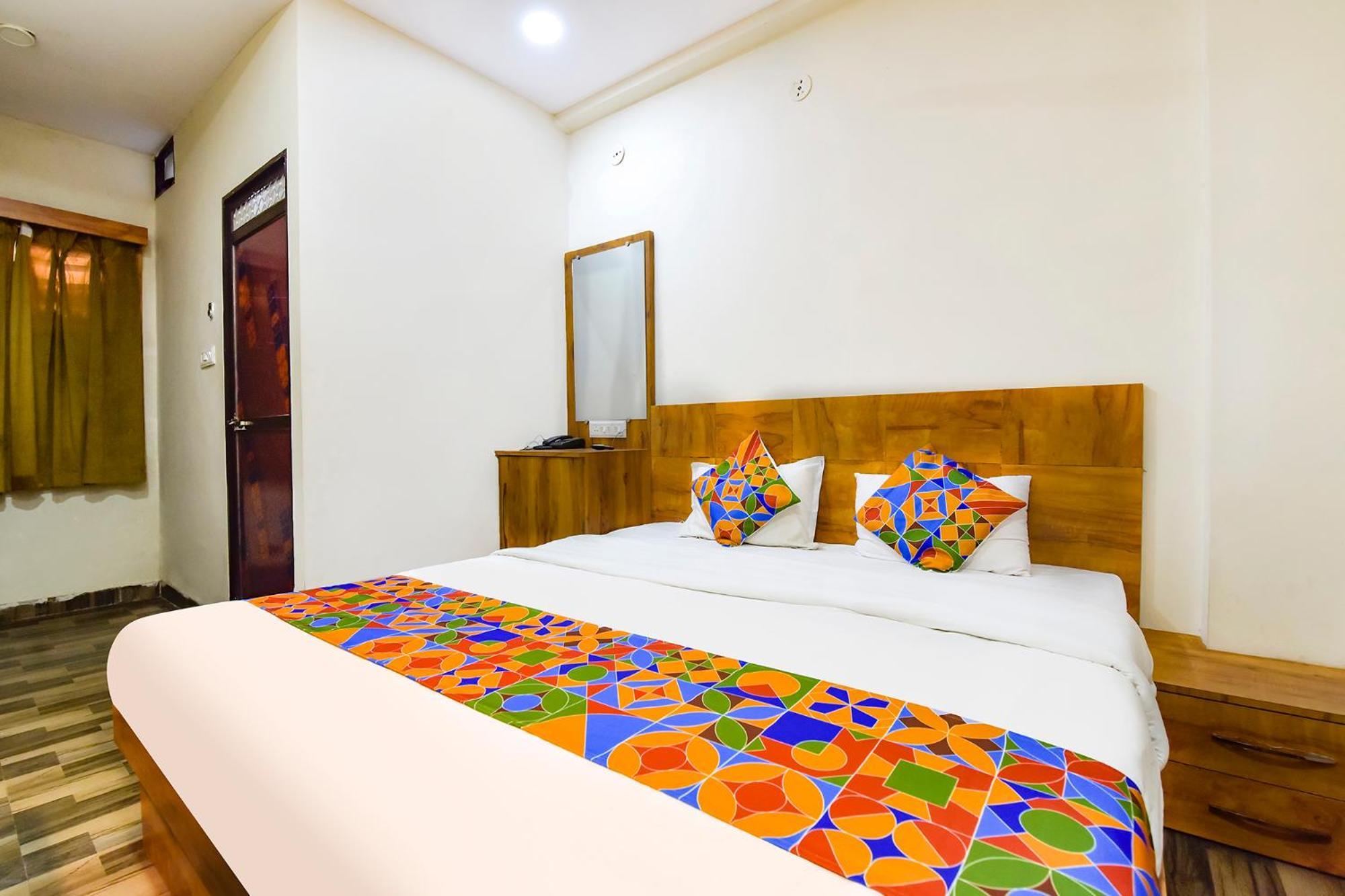 Hotel Fabexpress Nishesh Tower Ujjain Exterior foto