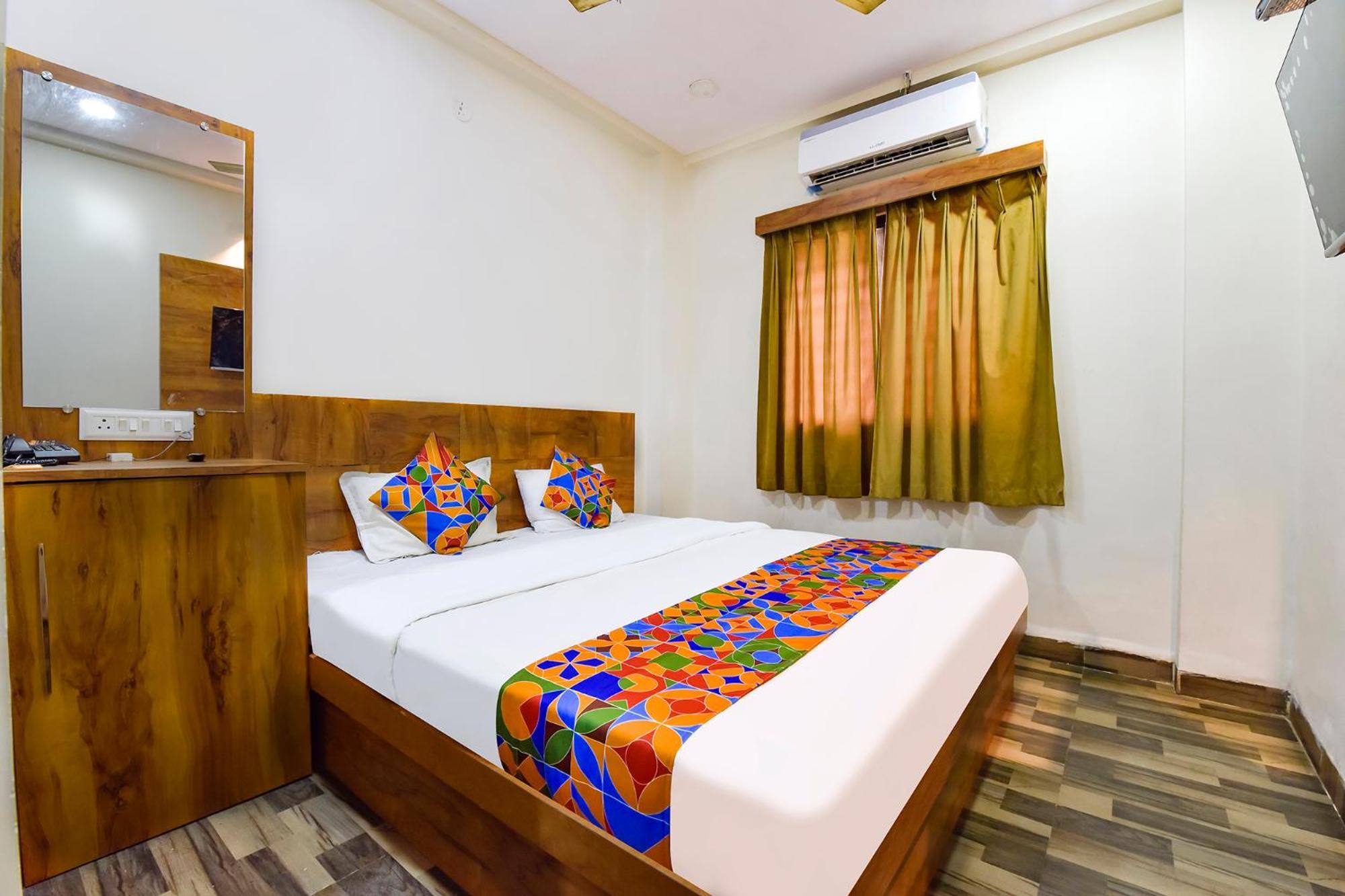 Hotel Fabexpress Nishesh Tower Ujjain Exterior foto